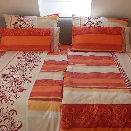 Stadtnahe Komfortferienwohnung Fuer Familien Und Geschaeftsreisende Apartman