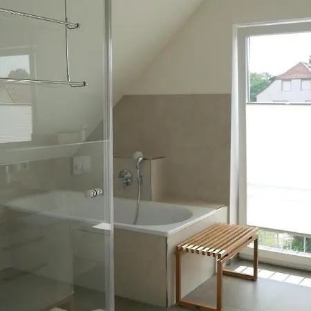 Stadtnahe Komfortferienwohnung Fuer Familien Und Geschaeftsreisende Apartman