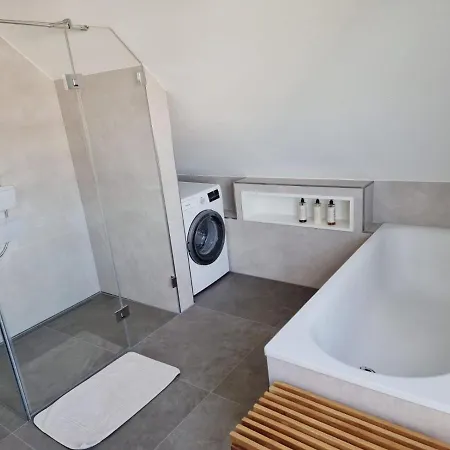 Stadtnahe Komfortferienwohnung Fuer Familien Und Geschaeftsreisende *